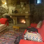Casa 5 Cruzes Dentro Da Muralha * Sortelha
