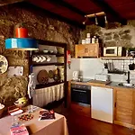Casa 5 Cruzes Dentro Da Muralha * Sortelha