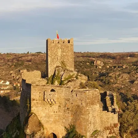 Casa 5 Cruzes Dentro Da Muralha * Sortelha