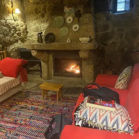 Casa 5 Cruzes Dentro Da Muralha * Sortelha