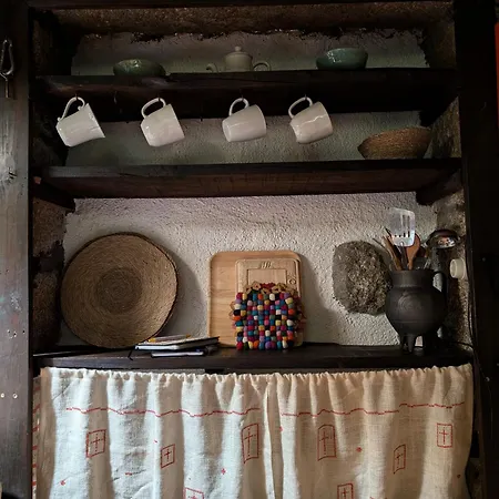 Casa 5 Cruzes Dentro Da Muralha * Sortelha