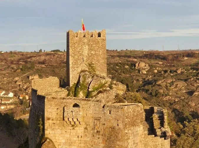 Casa 5 Cruzes Dentro Da Muralha * Sortelha