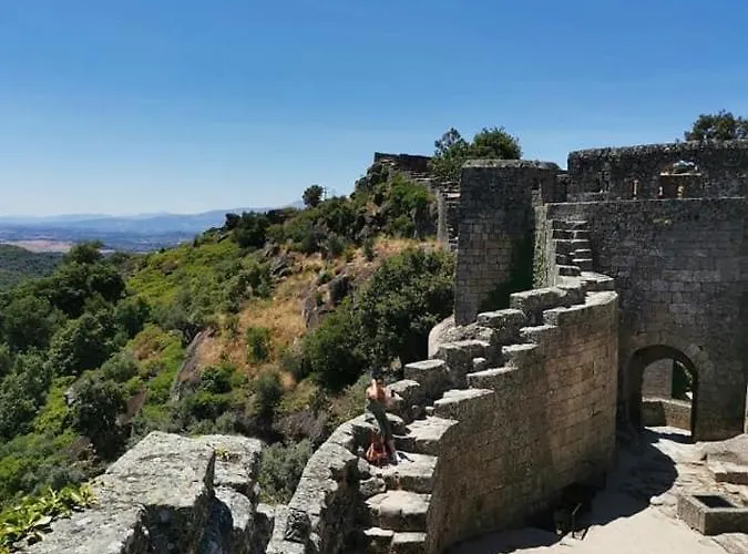 Casa 5 Cruzes Dentro Da Muralha Sortelha