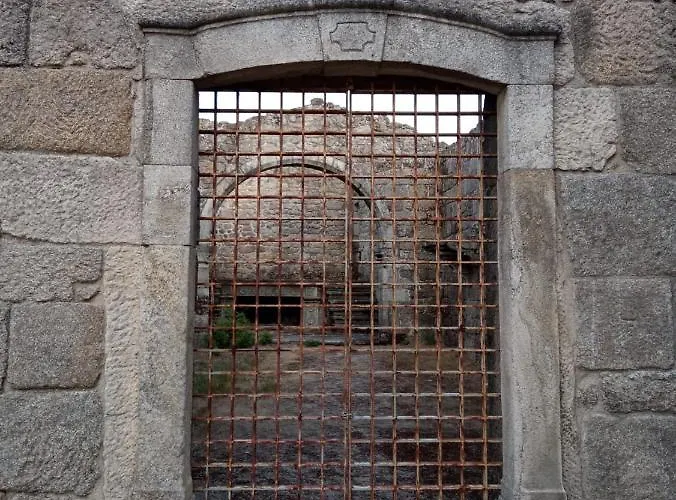 Casa 5 Cruzes Dentro Da Muralha