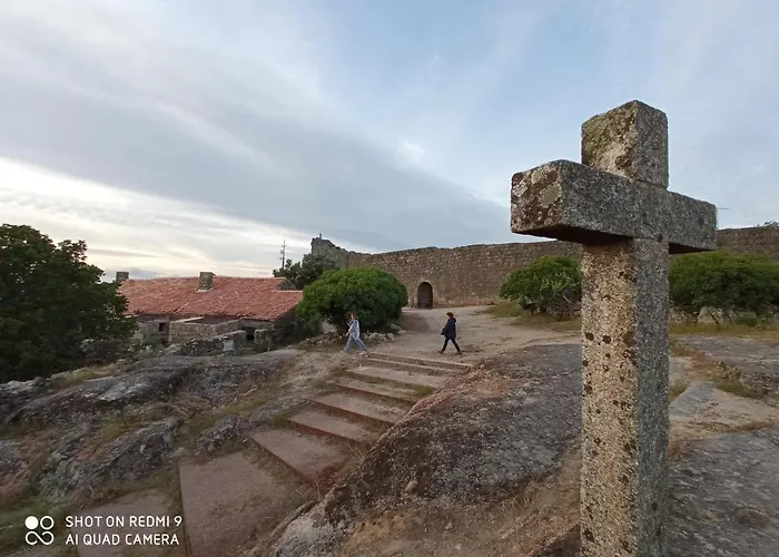 Casa 5 Cruzes Dentro Da Muralha Sortelha