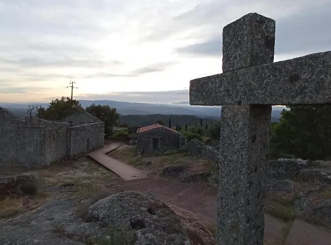 Casa 5 Cruzes Dentro Da Muralha *
