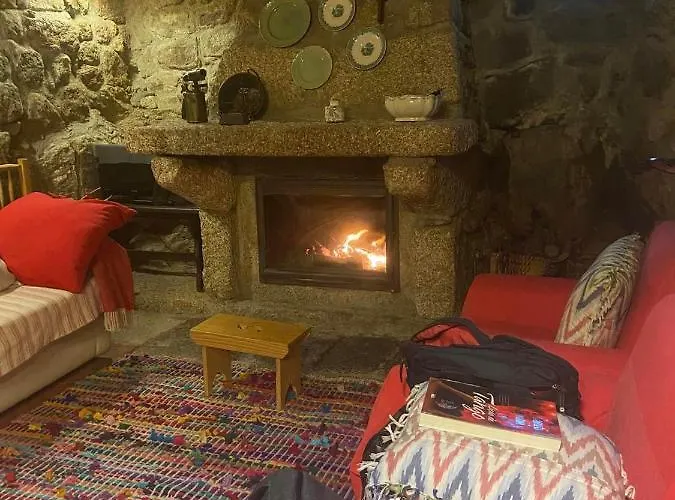 Casa 5 Cruzes Dentro Da Muralha * Sortelha