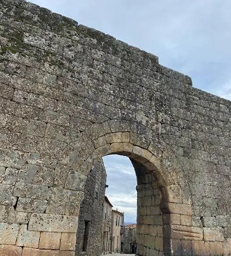 Casa 5 Cruzes Dentro Da Muralha Casa vacanze *